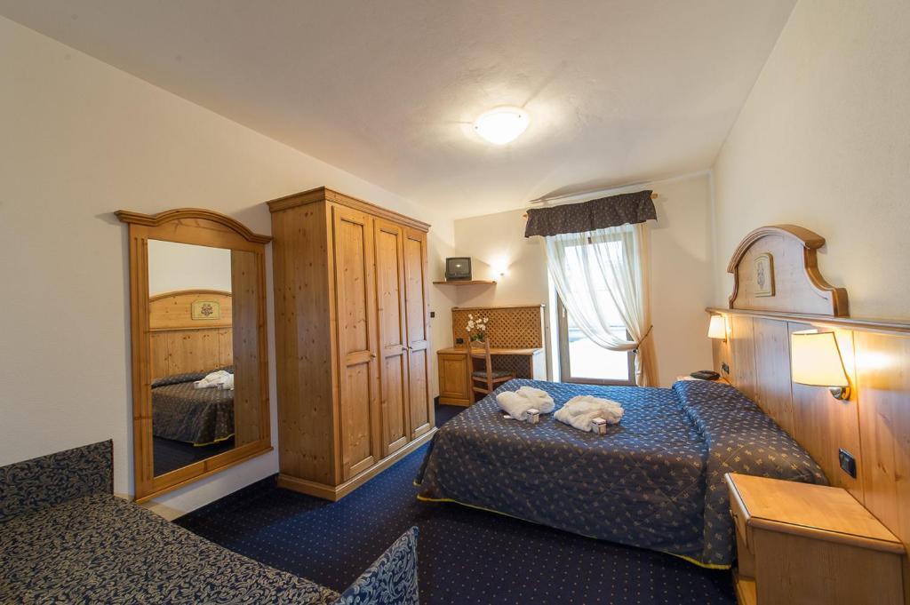 Hotel Italia Castello-Molina di Fiemme Habitación foto